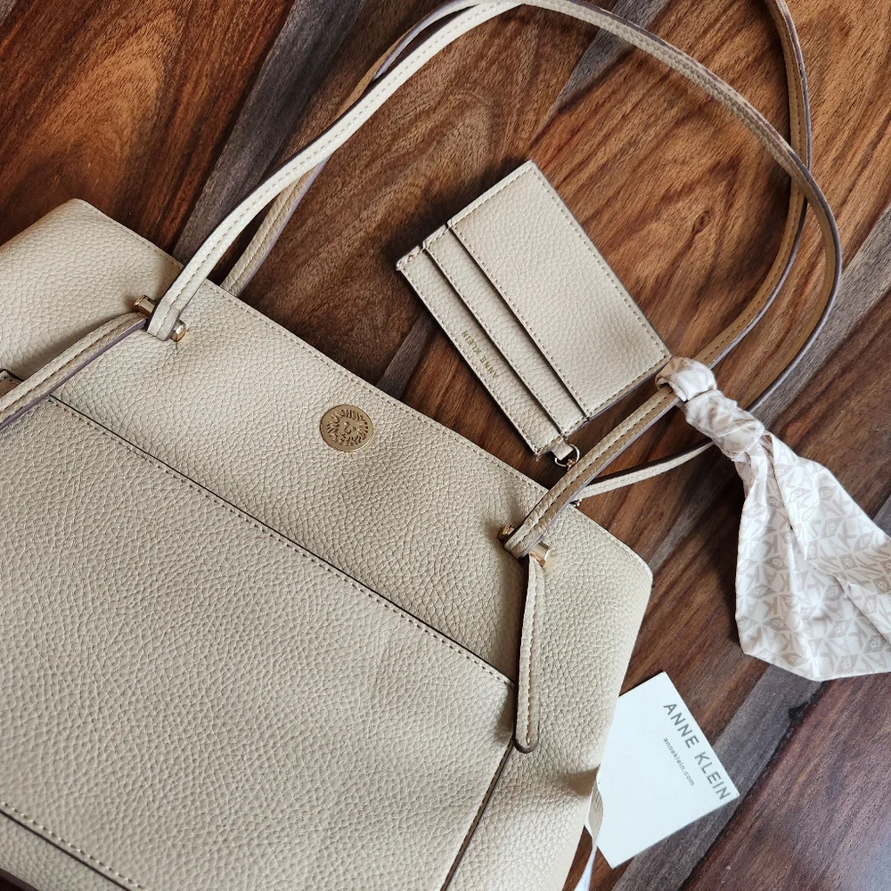 Classy Anne Klein Bag Clutch Purse Cream with Wallet and Pretty Tie